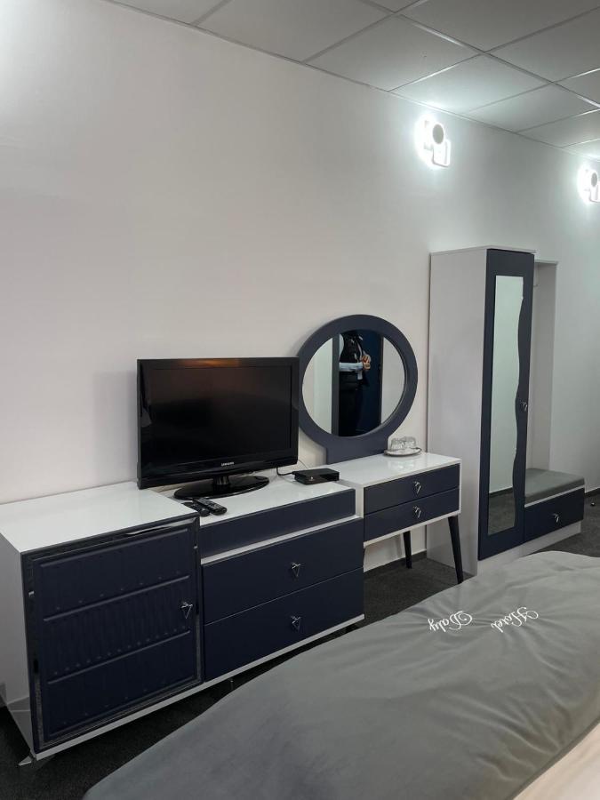 Hotel Daly 플로이에슈티 외부 사진