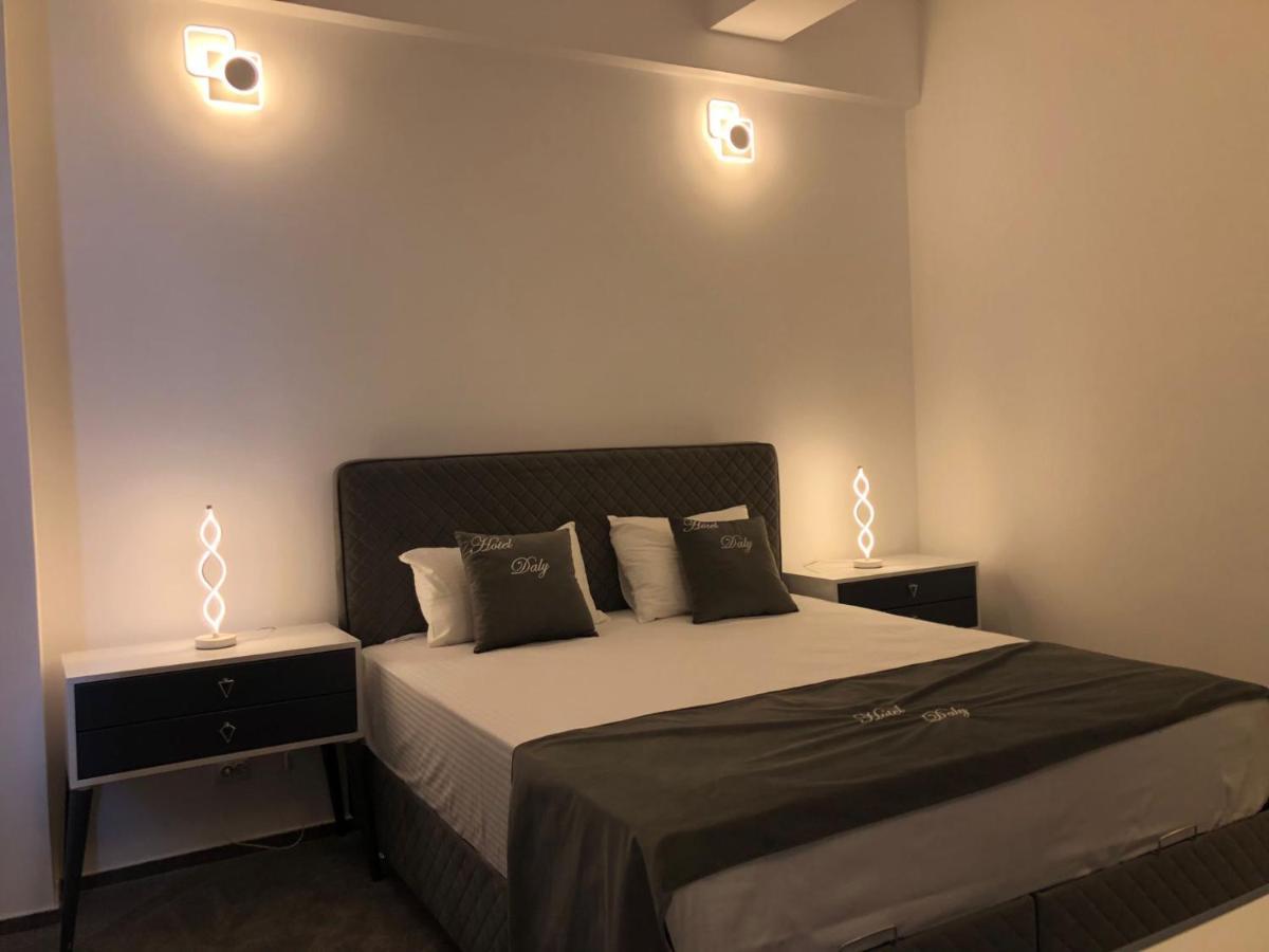 Hotel Daly 플로이에슈티 외부 사진